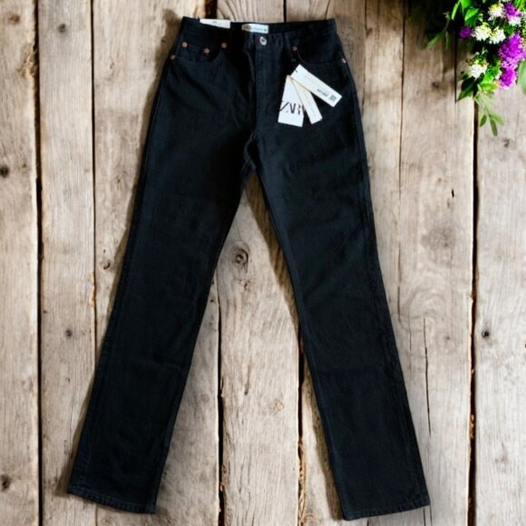 ZARA The 90's SLIM WITH SPLIT HEM BLACK JEANS SIZE 6 - Picture 1 of 12